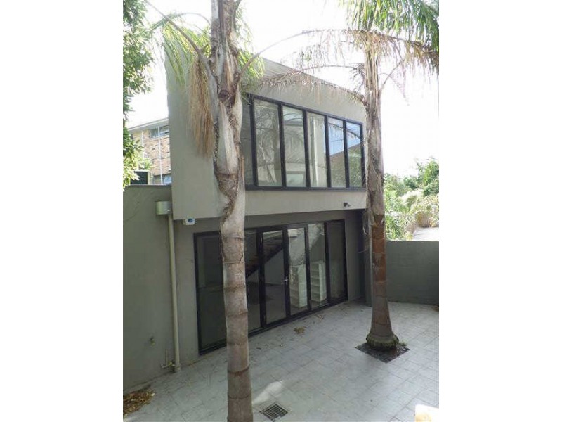 1/1  Pumpkin Lane, St Kilda VIC 3182