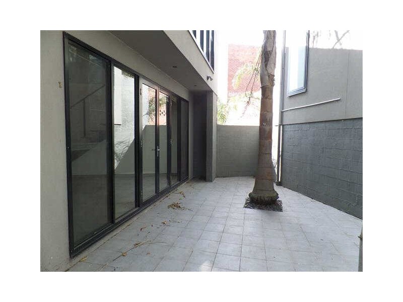 1/1  Pumpkin Lane, St Kilda VIC 3182