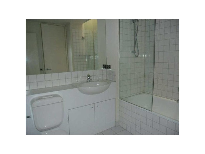 8/19  St Leonards Avenue, St Kilda VIC 3182