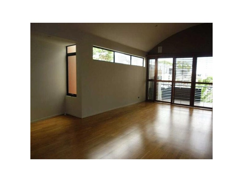 8/19  St Leonards Avenue, St Kilda VIC 3182
