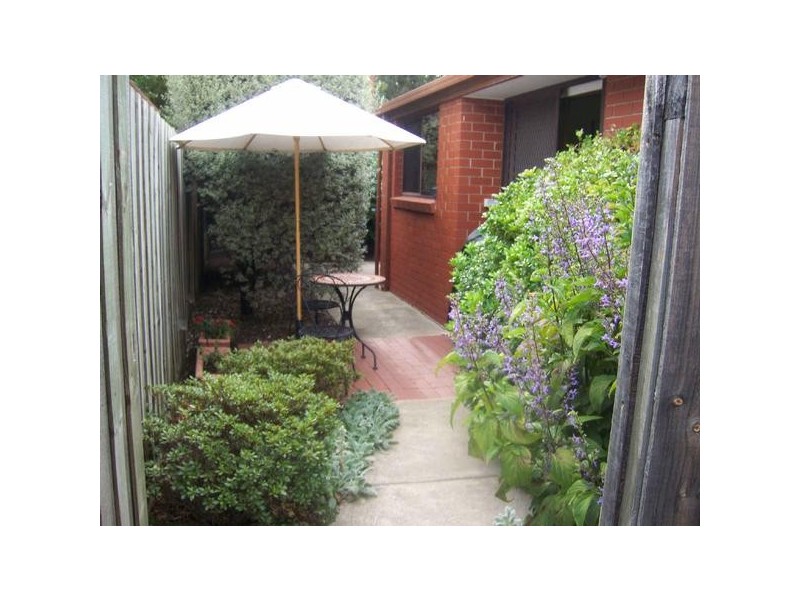 2/33  Scott Street, Elwood VIC 3184