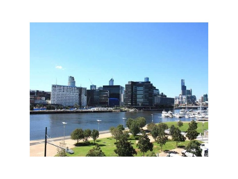 1-3  Point Park Crescent, Docklands VIC 3008