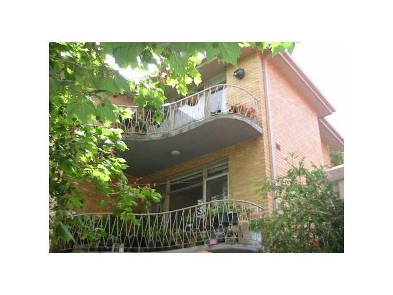 9/19  Pine Avenue, Elwood VIC 3184