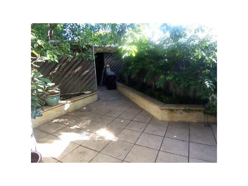 2/11  Mitchell Street, St Kilda VIC 3182