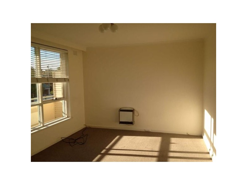 2/25  Byron Street, Elwood VIC 3184