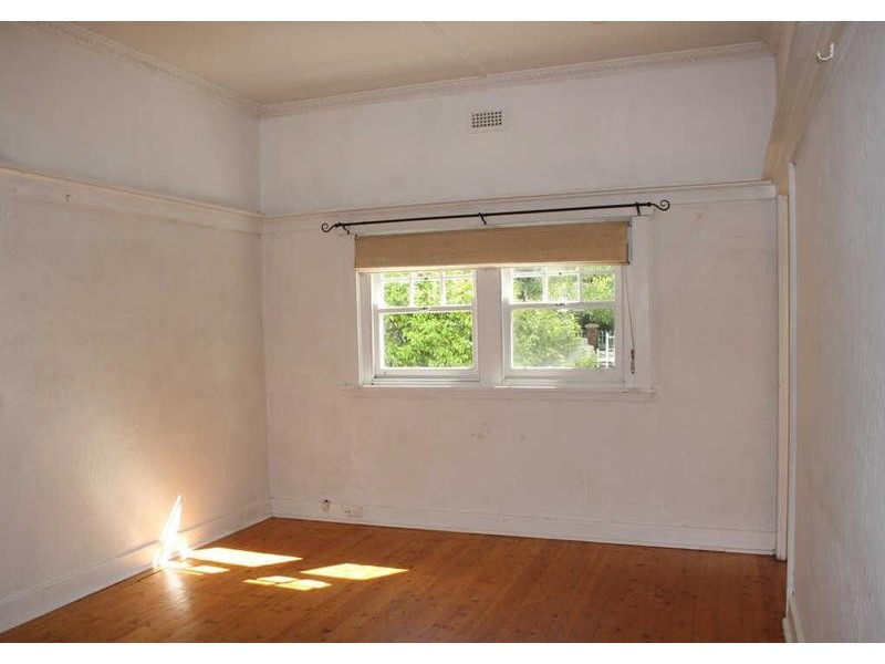 2/4  Loch Street, St Kilda VIC 3182