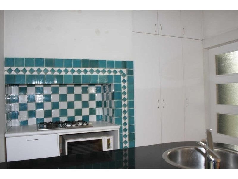 2/4  Loch Street, St Kilda VIC 3182