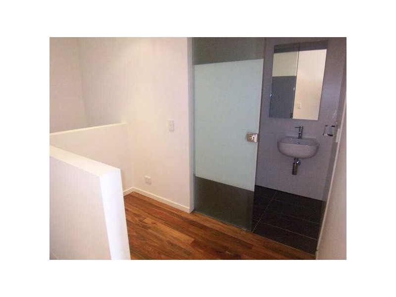 02/2  Albert Street, St Kilda VIC 3182