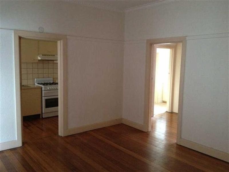 4/30  Mitford Street, St Kilda VIC 3182