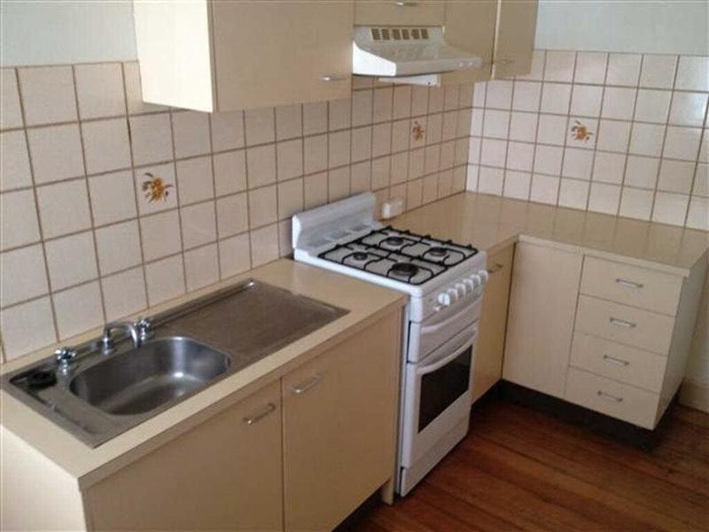 4/30  Mitford Street, St Kilda VIC 3182