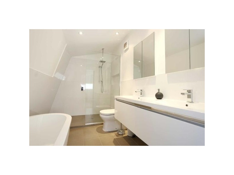 25a  Mason Avenue, Elwood VIC 3184