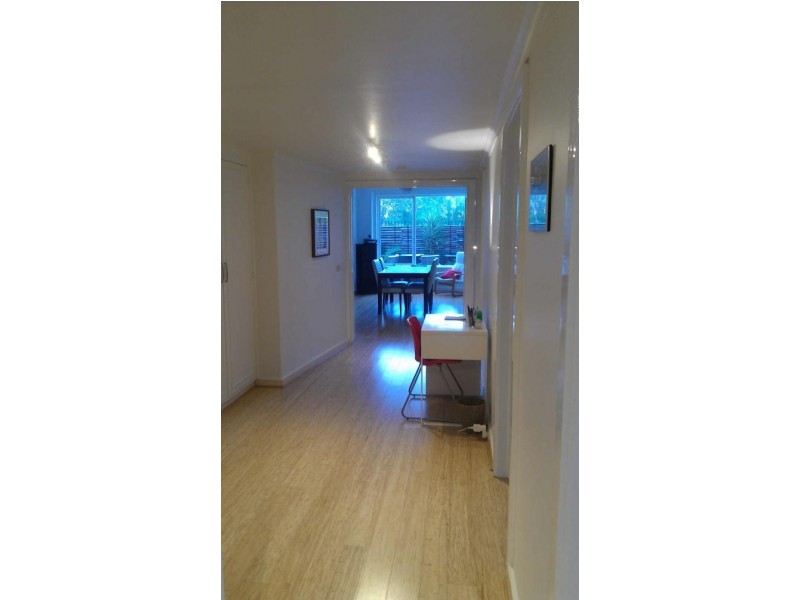 1/31  Dickens Street, Elwood VIC 3184