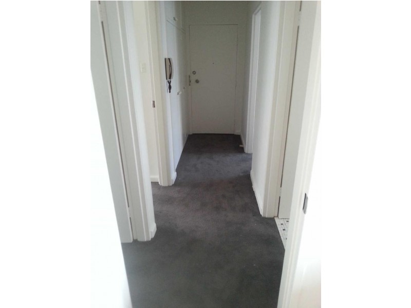 8/174  Barkly Street, St Kilda VIC 3182