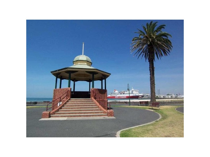 14/19  Robe Street, St Kilda VIC 3182