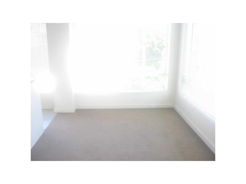 19/8  Louise Street, Melbourne VIC 3000