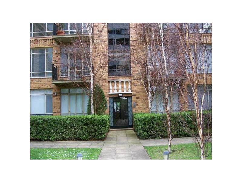 19/8  Louise Street, Melbourne VIC 3000