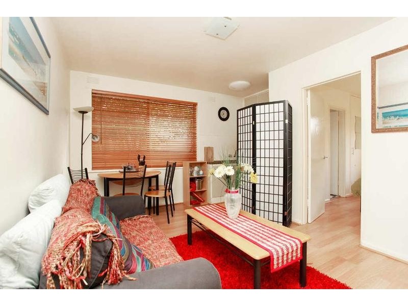 1/32  Wellington Street, St Kilda VIC 3182