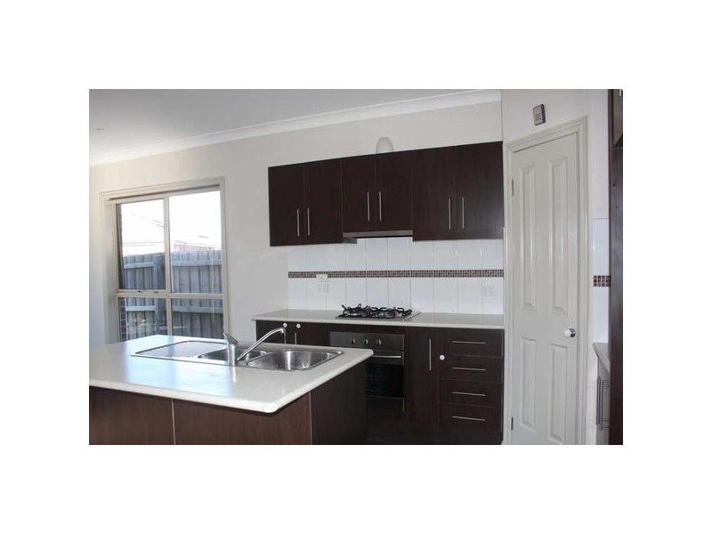 2/25  West Meadows Lane, Truganina VIC 3029