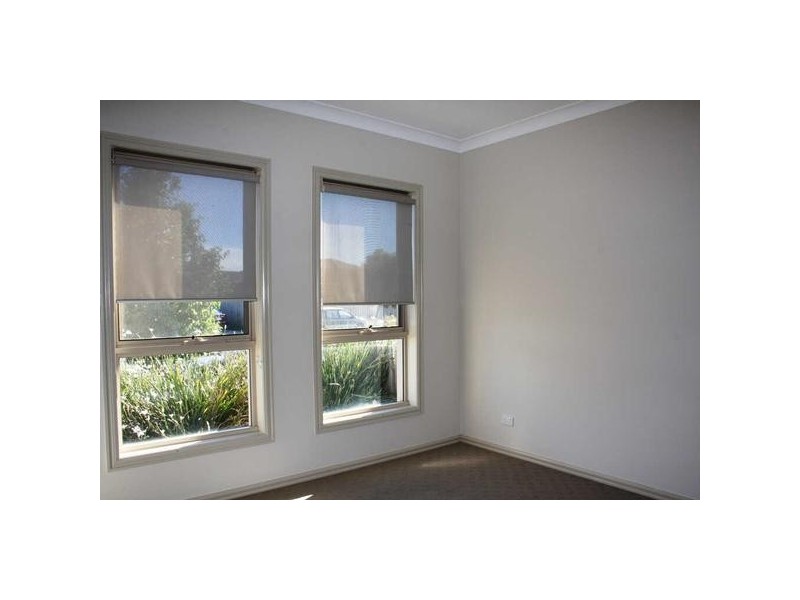 2/25  West Meadows Lane, Truganina VIC 3029