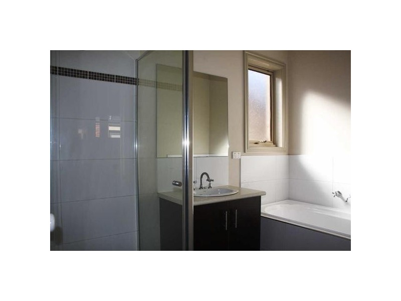 2/25  West Meadows Lane, Truganina VIC 3029