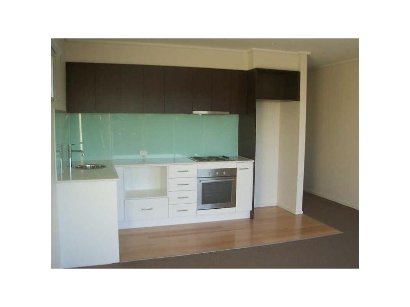 10D/12  Marine Pde, St Kilda VIC 3182