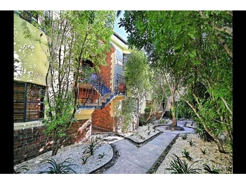 2/68  Goldsmith Street, Elwood VIC 3184