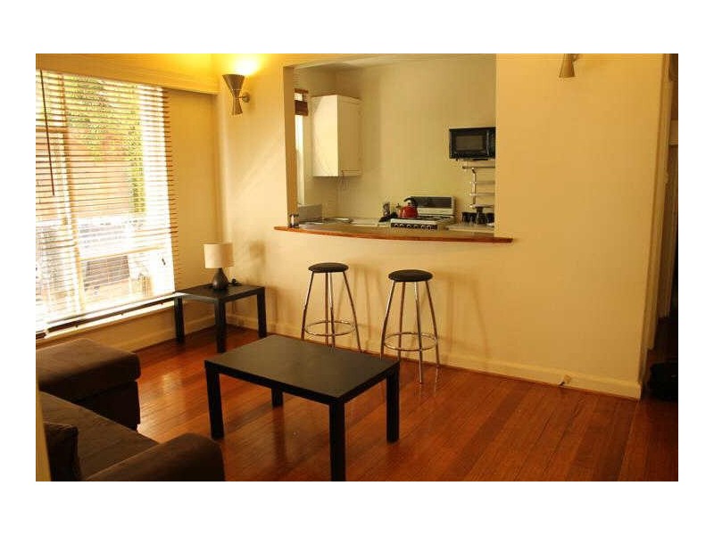 15/10  Acland Street, St Kilda VIC 3182
