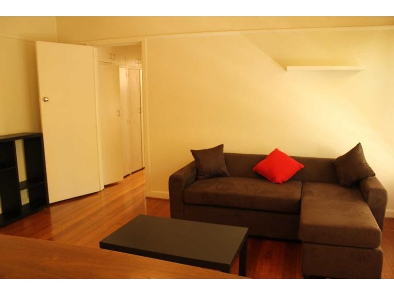15/10  Acland Street, St Kilda VIC 3182