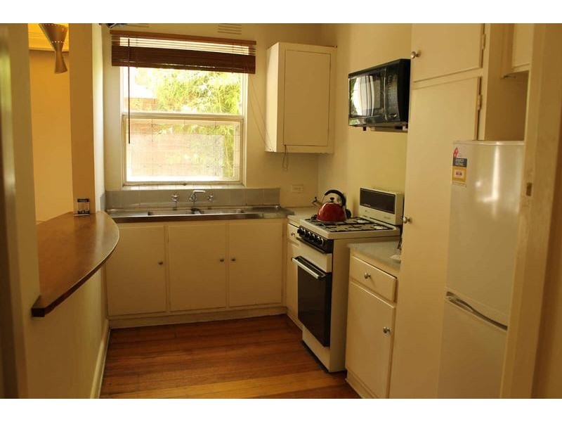 15/10  Acland Street, St Kilda VIC 3182