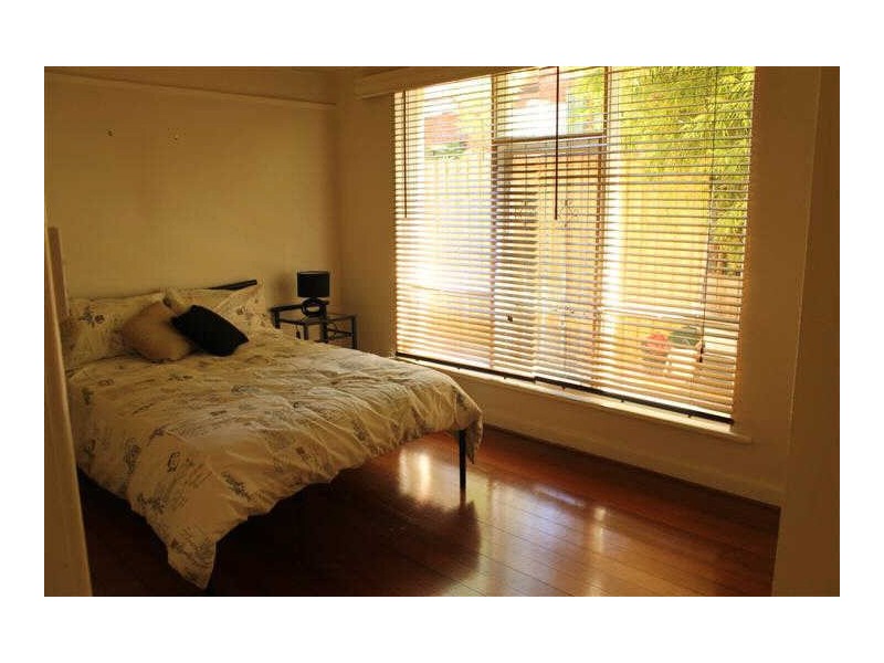 15/10  Acland Street, St Kilda VIC 3182