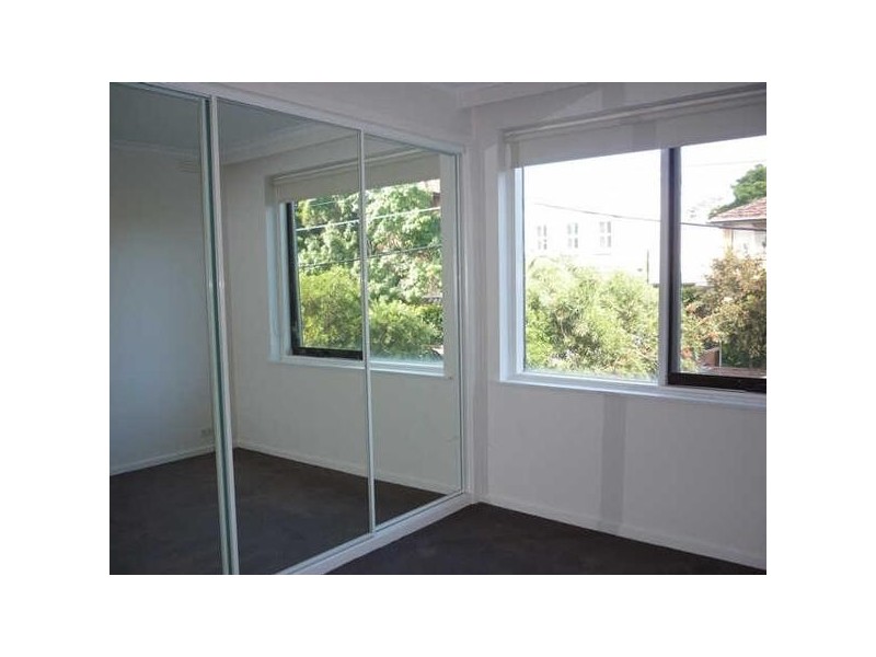 6/27  Robe Street, St Kilda VIC 3182