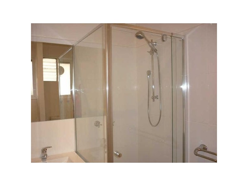 6/27  Robe Street, St Kilda VIC 3182