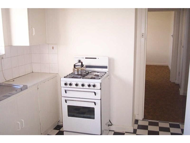 11/19  Pine Avenue, Elwood VIC 3184