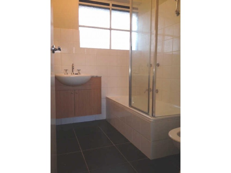 8/52  Clyde Street, St Kilda VIC 3182