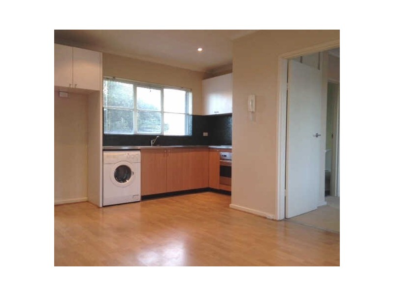 8/52  Clyde Street, St Kilda VIC 3182