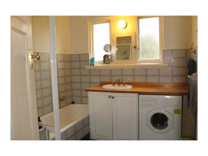 1/2  Balaclava Road, St Kilda East VIC 3183