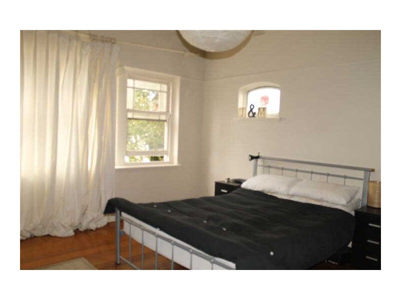 1/2  Balaclava Road, St Kilda East VIC 3183