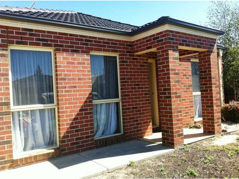 2/24  Swinburne Court, Truganina VIC 3029