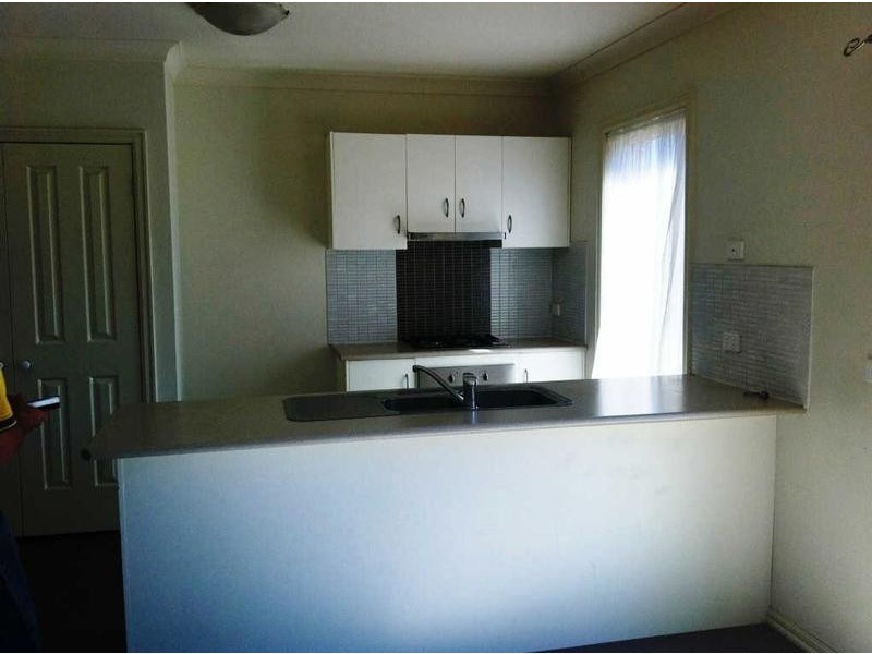 2/24  Swinburne Court, Truganina VIC 3029