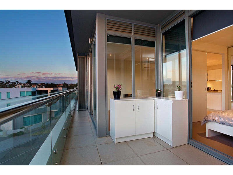 208/20  Pier Lane, Maribyrnong VIC 3032