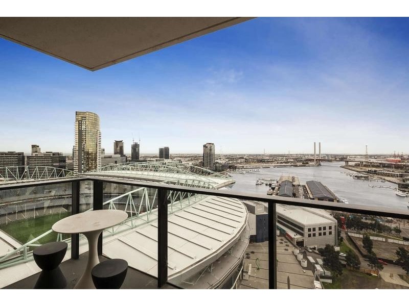 2013/673  La Trobe Street, Docklands VIC 3008