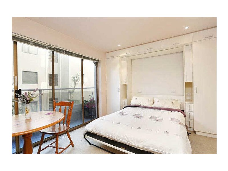 104/64  Wellington Street, St Kilda VIC 3182