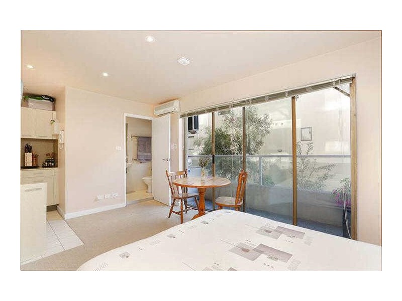 104/64  Wellington Street, St Kilda VIC 3182