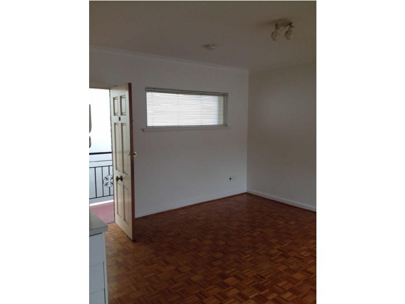 10/22  Dalgety Street, St Kilda VIC 3182