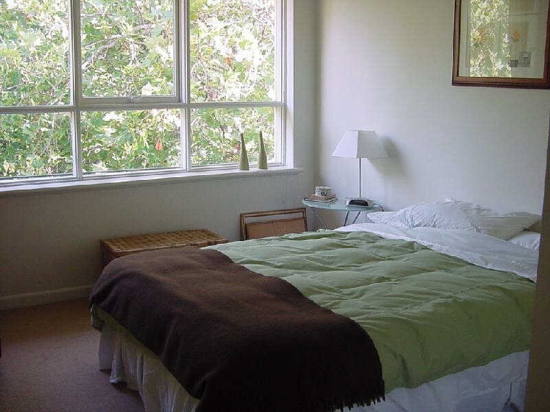 10/18  Burns Street, Elwood VIC 3184