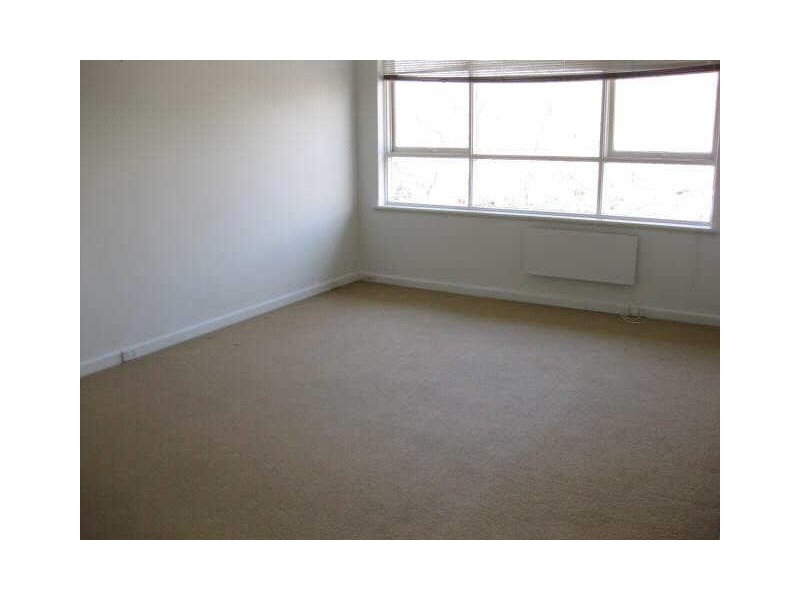 10/18  Burns Street, Elwood VIC 3184