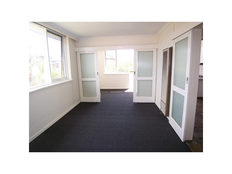 12/8 Robe Street, St Kilda VIC 3182