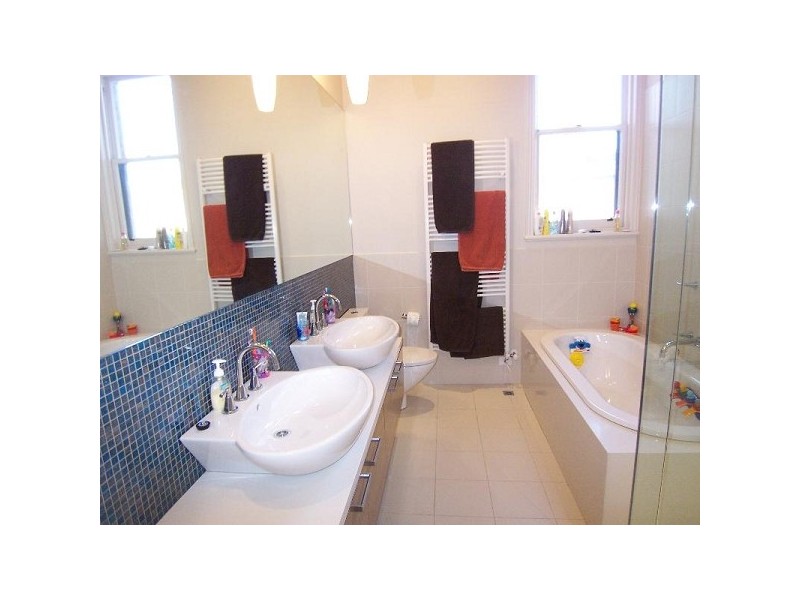 28 Robe Street, St Kilda VIC 3182