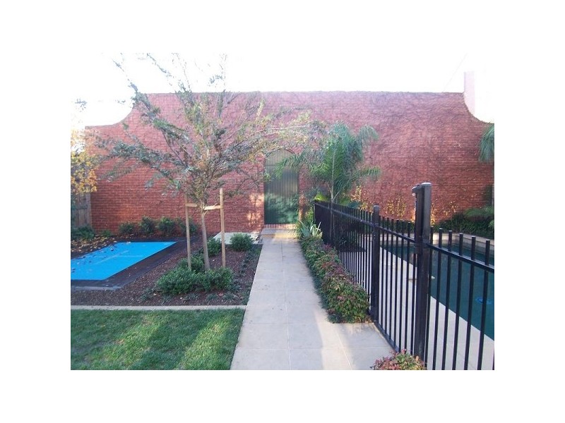 28 Robe Street, St Kilda VIC 3182