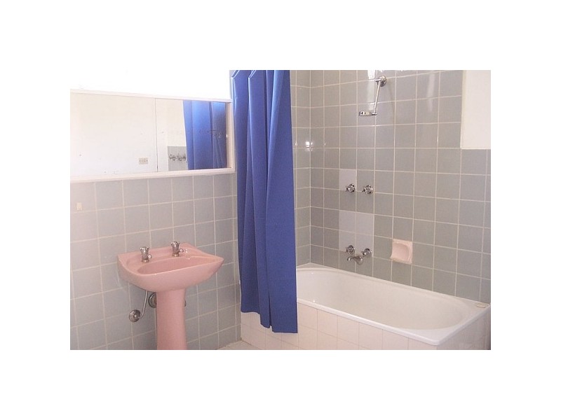 2/19 Pine Avenue, Elwood VIC 3184